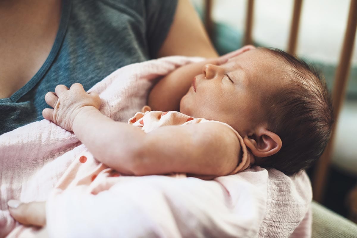 new born babies suffer sleep problems