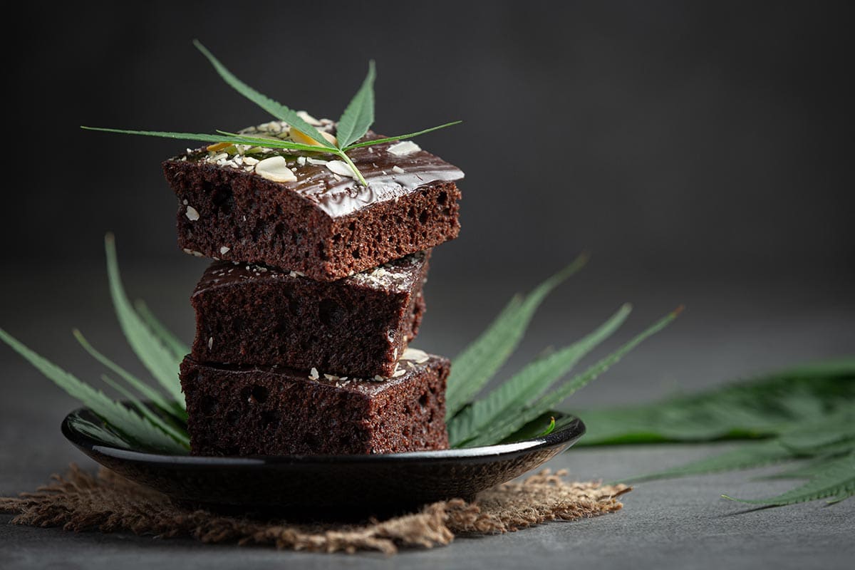 delicious-cannabis-brownies